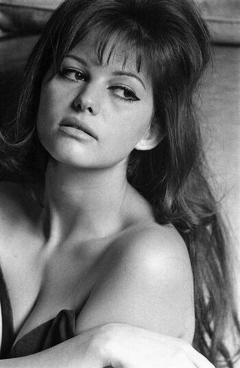 Vintage sexy celebs page leaked private photo uncensored HD quality