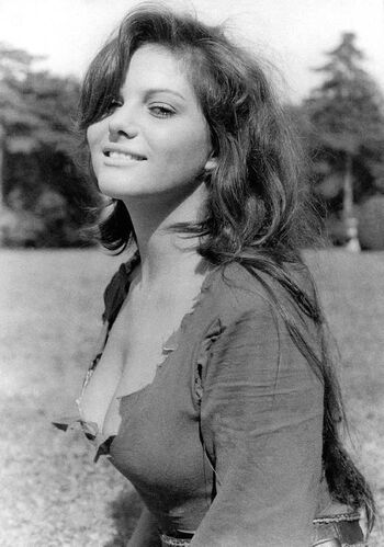 Vintage sexy celebs page leaked private photo uncensored HD quality
