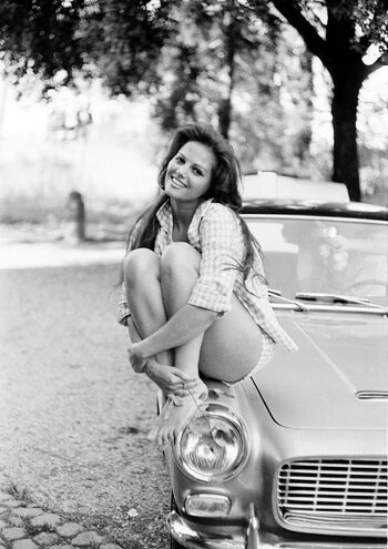 Vintage sexy celebs page leaked private photo uncensored HD quality