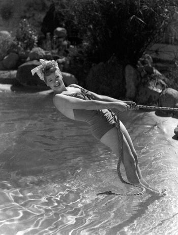 Vintage sexy celebs page leaked private photo uncensored HD quality