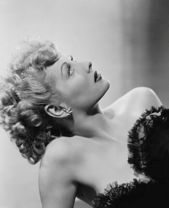 Vintage sexy celebs page leaked private photo uncensored HD quality