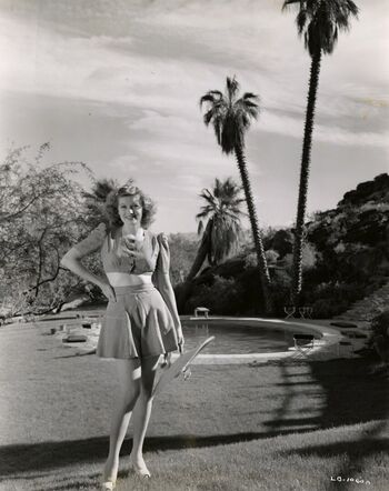 Vintage sexy celebs page leaked private photo uncensored HD quality