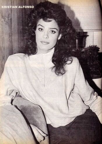 Vintage sexy celebs page leaked private photo uncensored HD quality