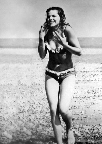 Vintage sexy celebs page leaked private photo uncensored HD quality