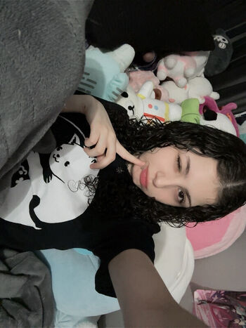 Xenluvsmiku leaked private photo uncensored HD quality