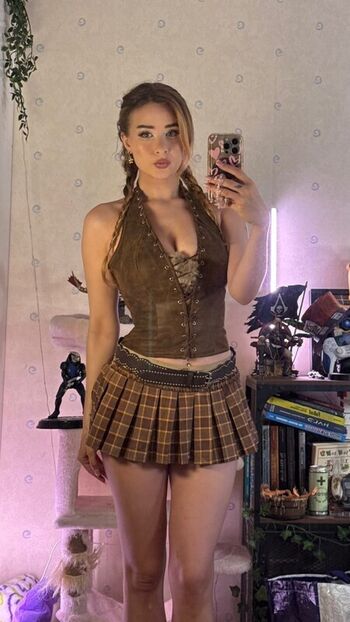 Yaboielina leaked private photo uncensored HD quality