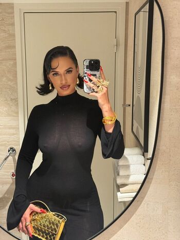 Yesjulz  page leaked private photo uncensored HD quality