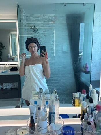 Yesjulz  page leaked private photo uncensored HD quality