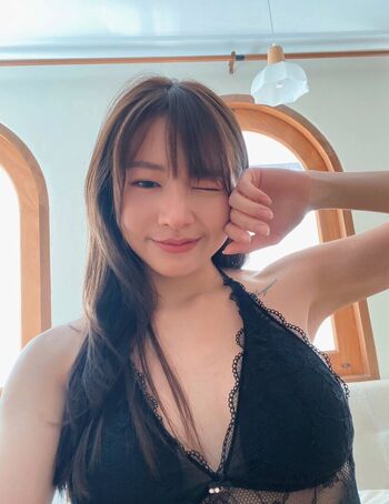 Yunjing saehun page leaked private photo uncensored HD quality