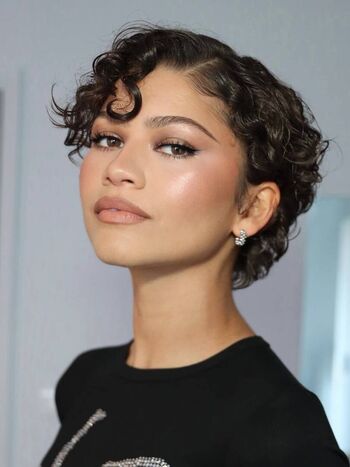 Zendaya page leaked private photo uncensored HD quality