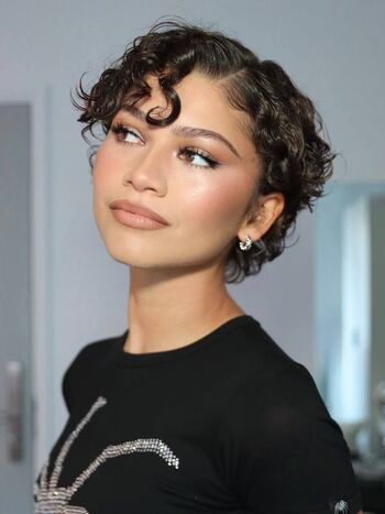 Zendaya page leaked private photo uncensored HD quality