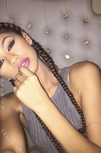 Zendaya page leaked private photo uncensored HD quality