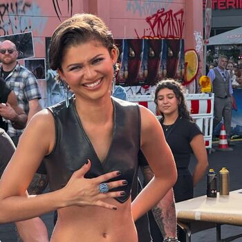 Zendaya page leaked private photo uncensored HD quality