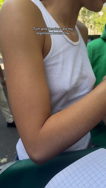 Zendaya page leaked private photo uncensored HD quality