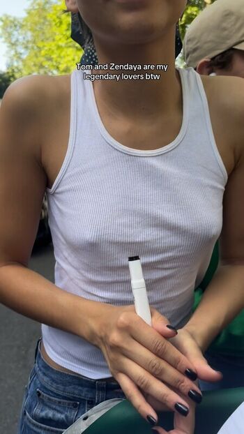 Zendaya page leaked private photo uncensored HD quality