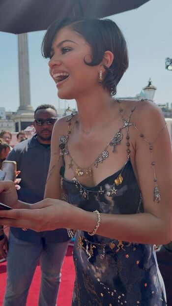Zendaya page leaked private photo uncensored HD quality