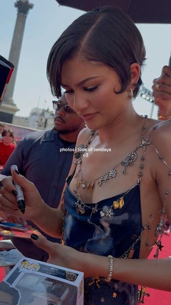 Zendaya page leaked private photo uncensored HD quality