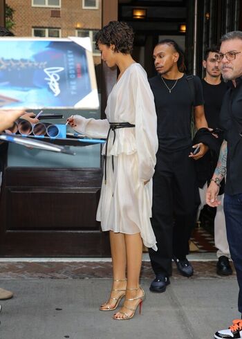 Zendaya page leaked private photo uncensored HD quality