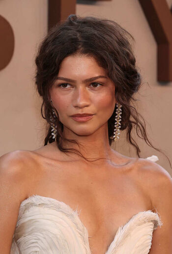 Zendaya page leaked private photo uncensored HD quality