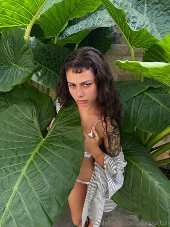 Zoevartuli  page leaked private photo uncensored HD quality