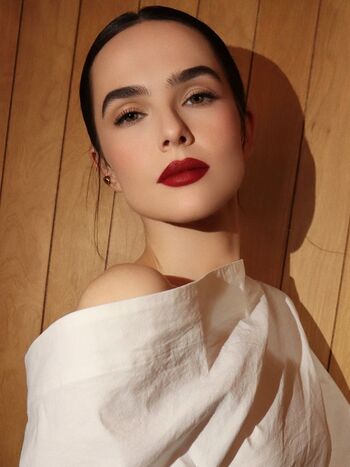 Zoey deutch page leaked private photo uncensored HD quality