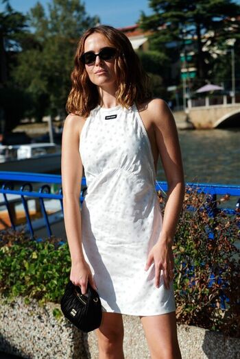 Zoey deutch page leaked private photo uncensored HD quality