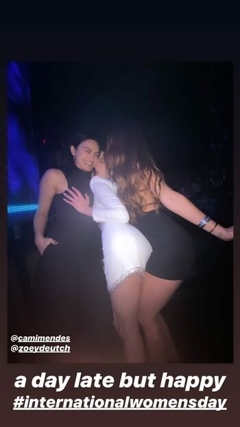 Zoey deutch page leaked private photo uncensored HD quality