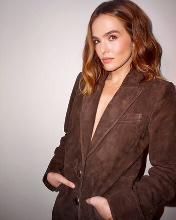 Zoey deutch leaked private photo uncensored HD quality