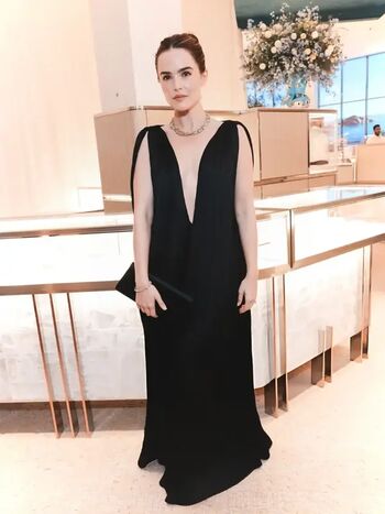 Zoey deutch leaked private photo uncensored HD quality